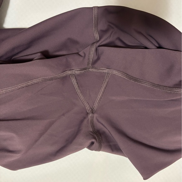 Lululemon Leggings (with pockets) - Picture 5 of 8